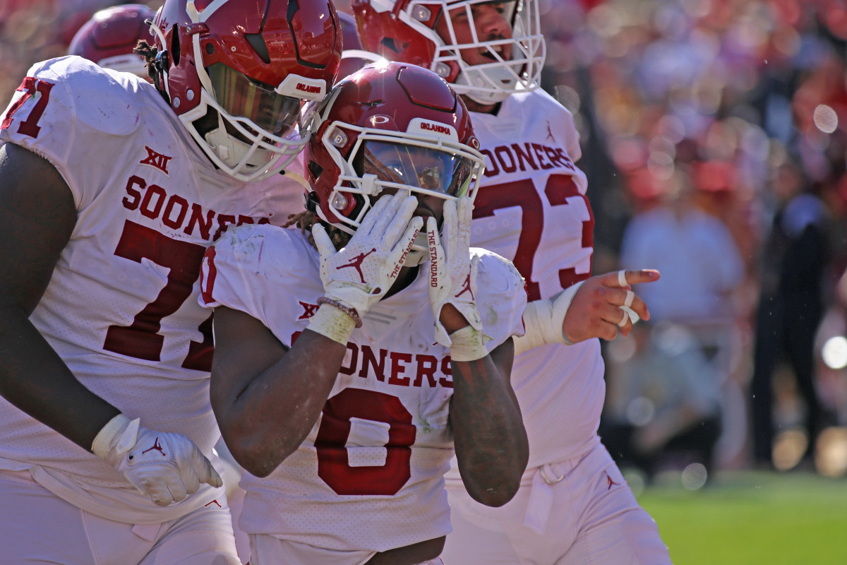 Eric Gray blows kisses after his clinching TD.