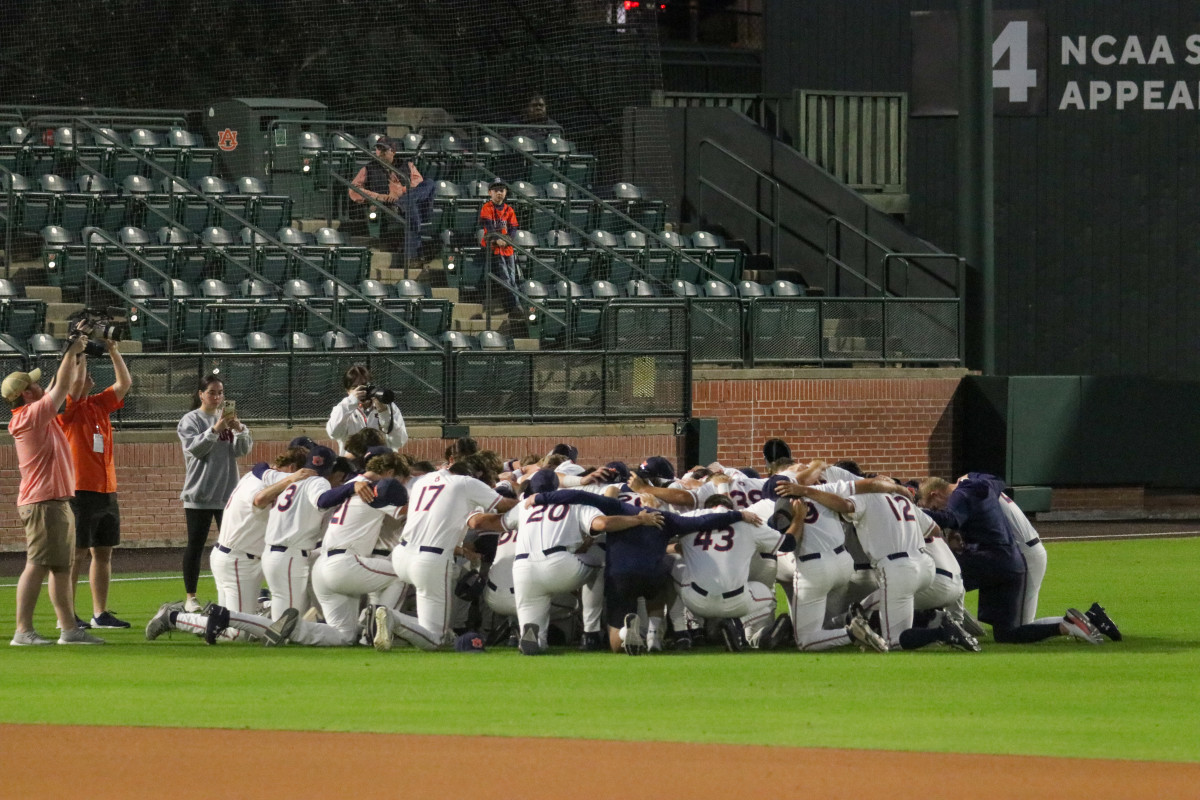 Auburn baseball after the exhibition win over Alabama.