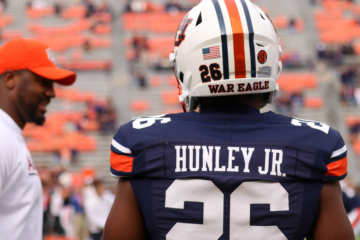 Tony Hunley Jr during warmups vs Arkansas.