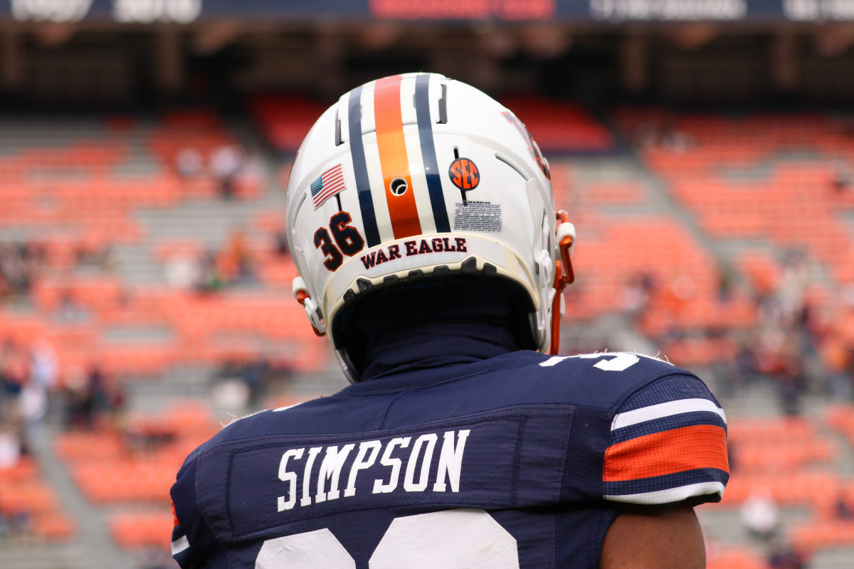 Jaylin Simpson in pregame warmups.