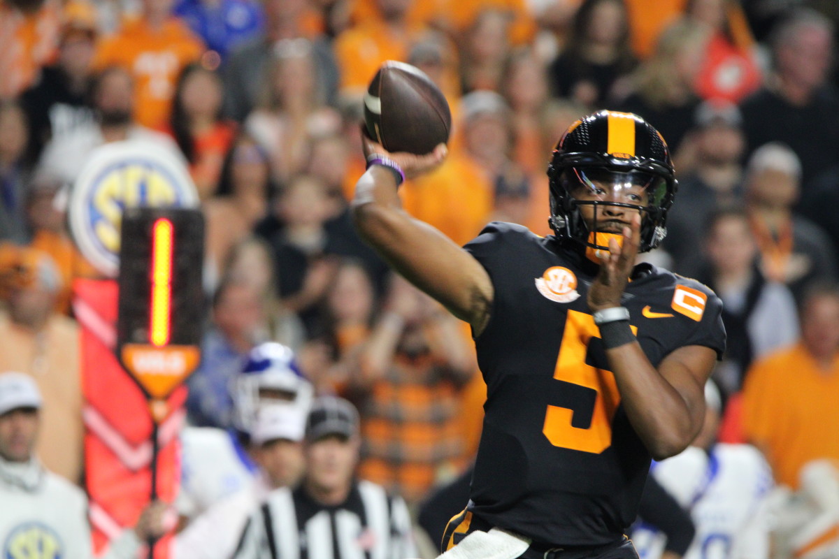 Takeaways: Tennessee Vols Football Destroys Kentucky to Stay Undefeated ...