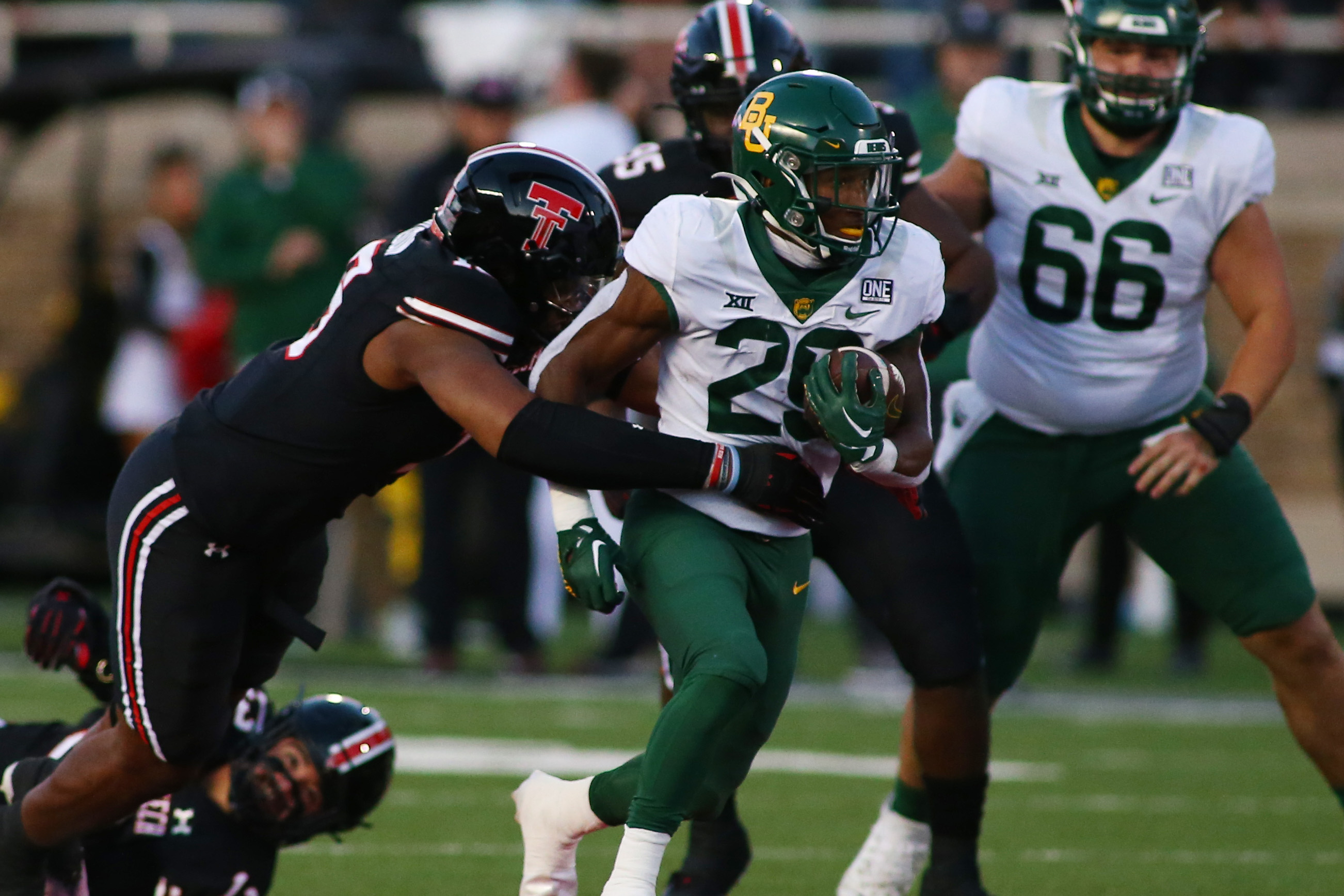 Baylor Bears put on black and gold for Fiesta Bowl showdown