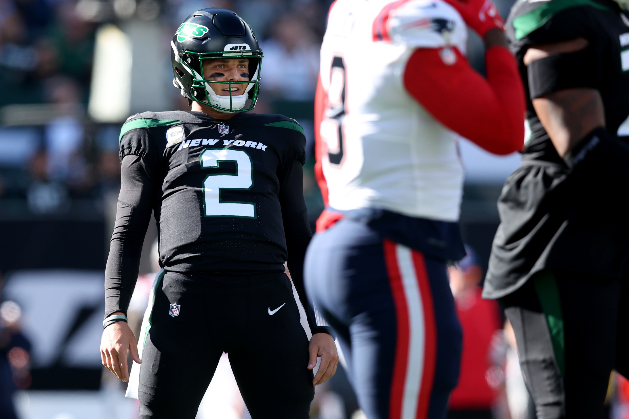 Jets lose Zach Wilson in ugly blowout loss to Patriots