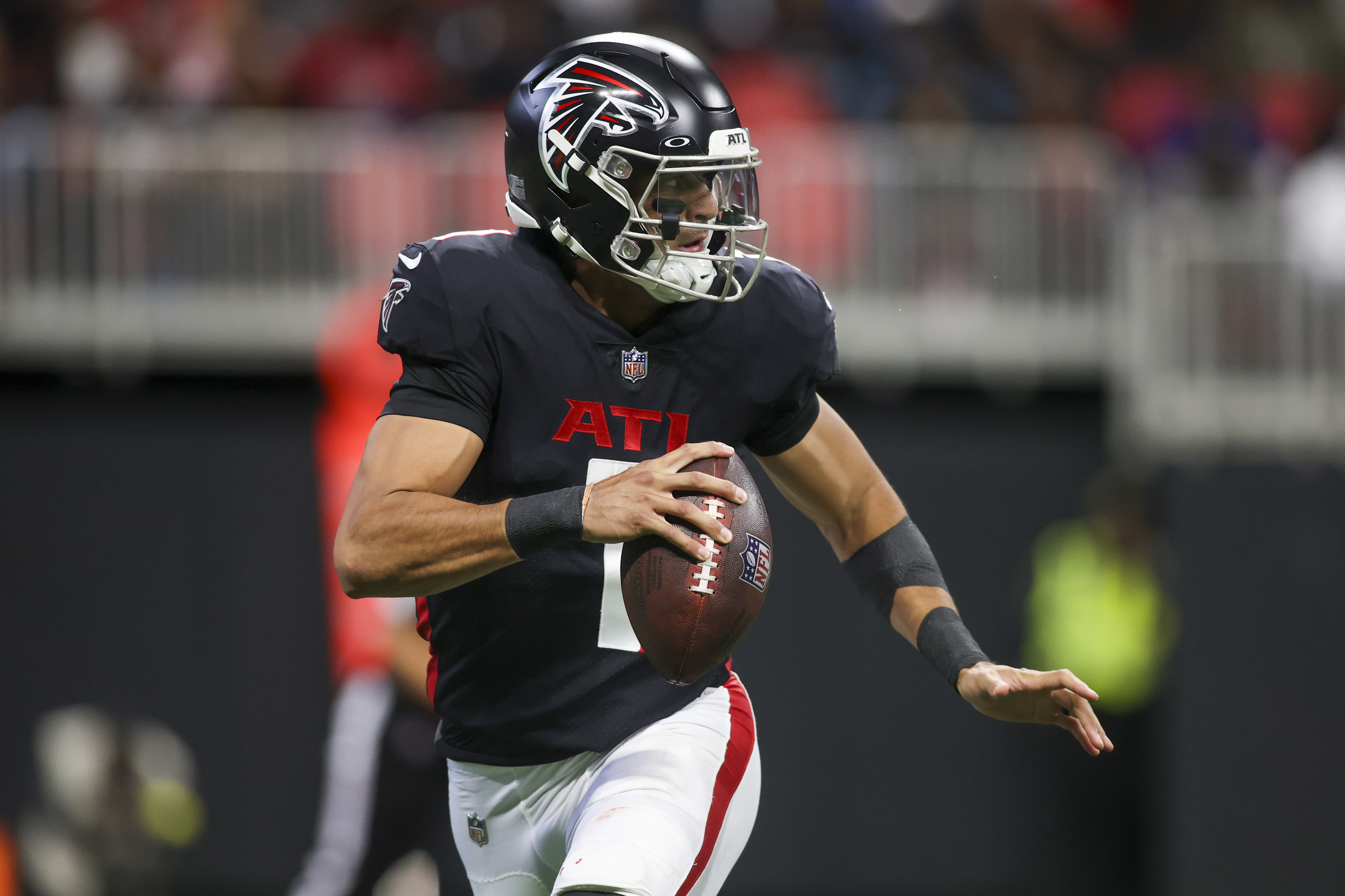 Marcus Mariota, Atlanta Falcons grind out a win over the Cleveland