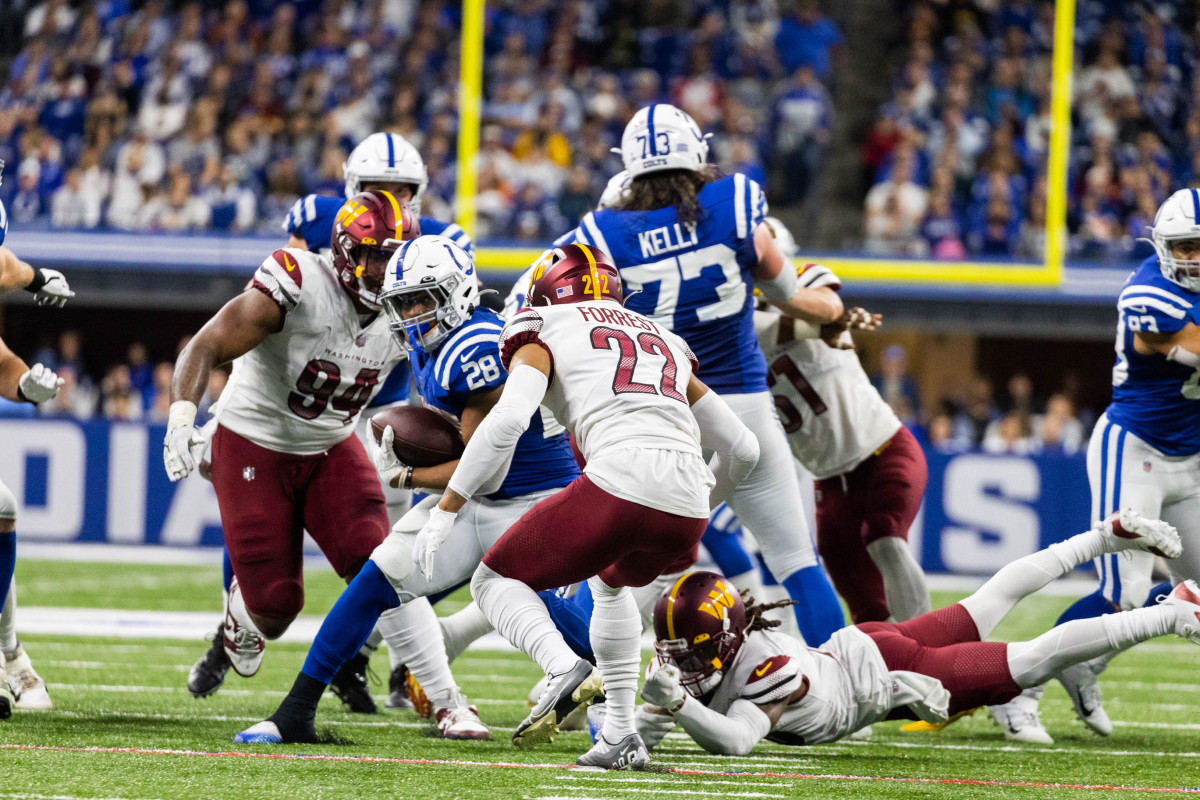 Darrick Forrest makes acrobatic interception in Washington's win