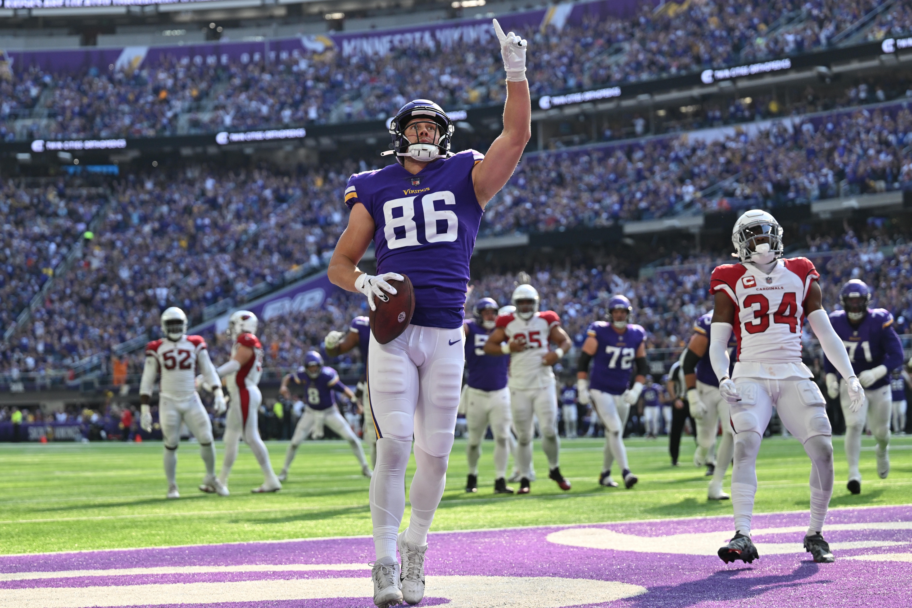 Vikings Snap Counts vs. Cardinals Johnny Mundt, Khyiris Tonga Step Up