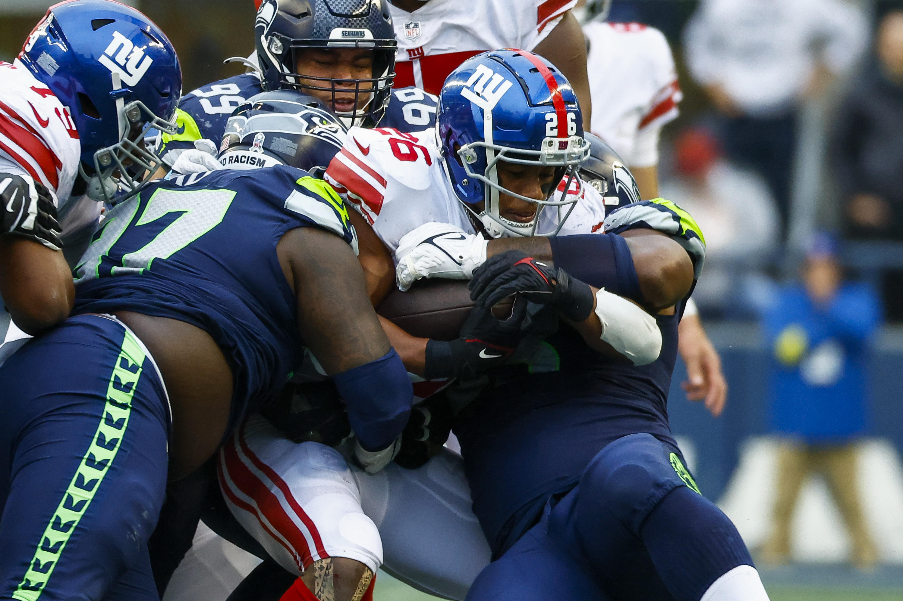 NY Giants look like playoff contenders as defense slams Seahawks 17-12