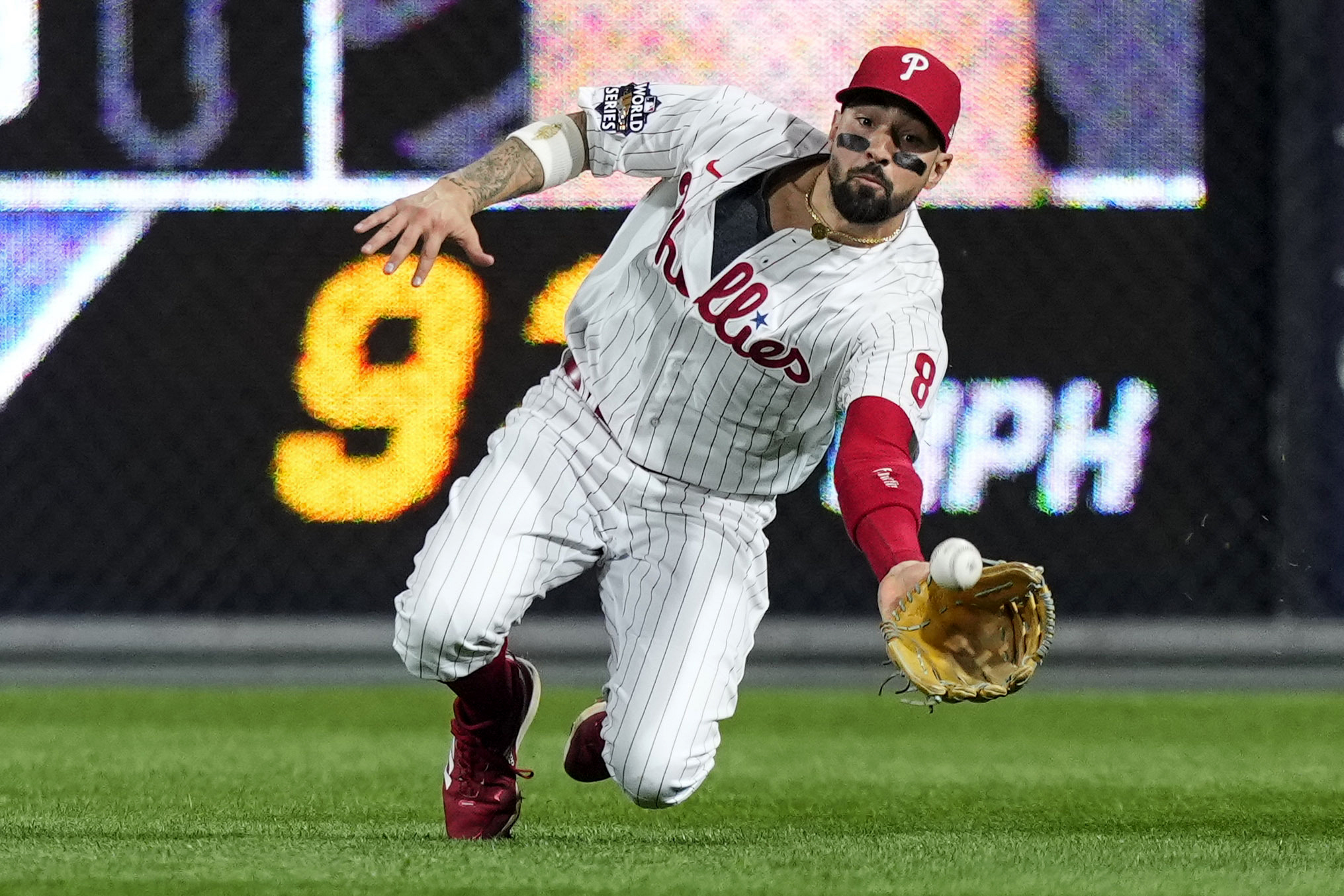 Nick Castellanos has 🧊 in his veins, blasting 2 HRs and pushing the  @phillies to a 2-1 lead against the reigning champs in the NLDS! That …