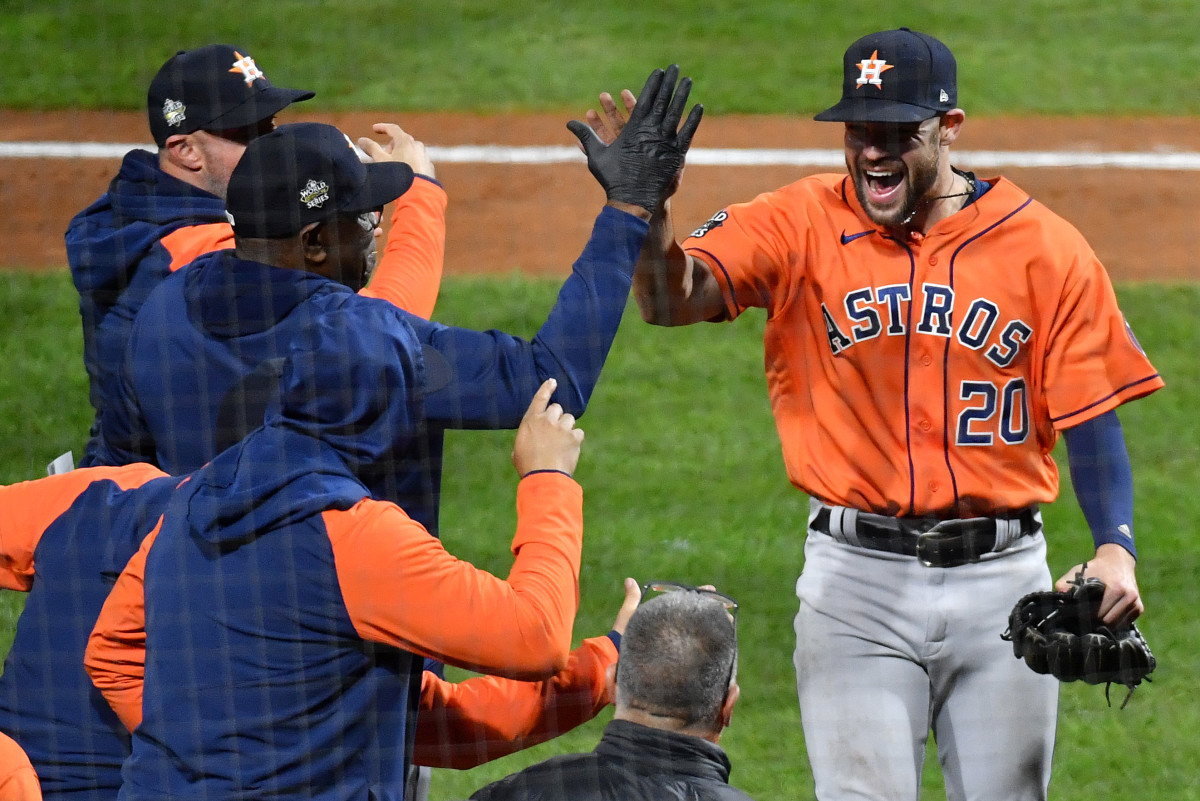 2022 World Series: Astros' Chas McCormick makes incredible 9th-inning catch