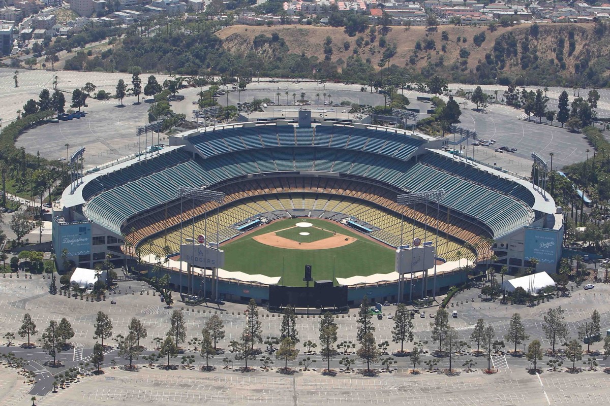 Tim Neverett '88 Chronicles LA Dodgers' 2020 Baseball Season in