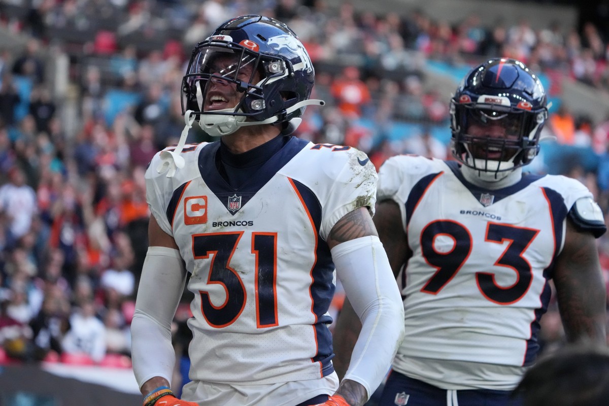 Denver Broncos safety P.J. Locke (6) plays against the Tennessee