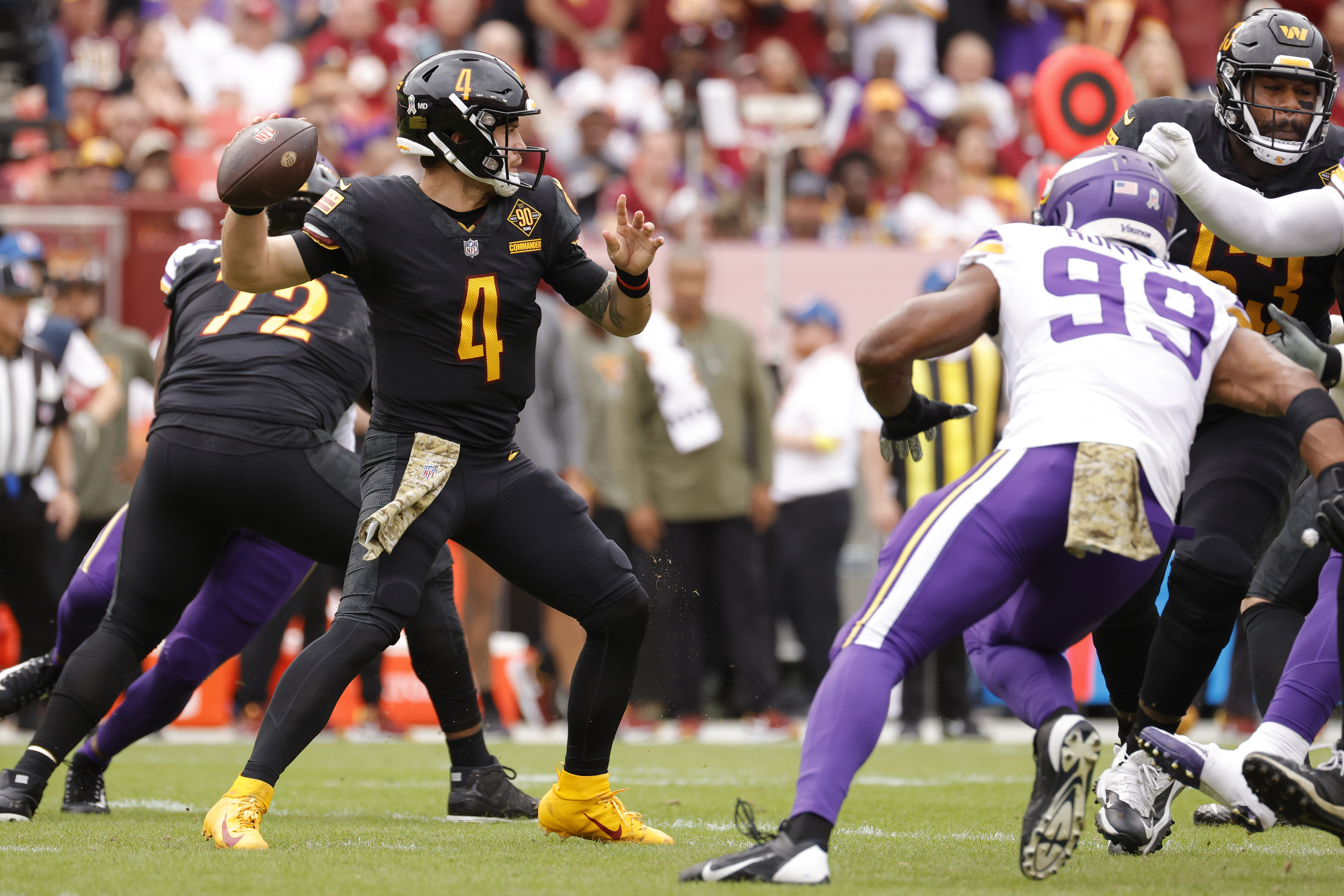 Washington Commanders QB Taylor Heinicke Magic Runs Out vs. Vikings? -  Sports Illustrated Washington Football News, Analysis and More