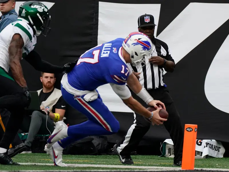 Bills offense flops, Josh Allen throws two picks in 20-17 loss to Jets