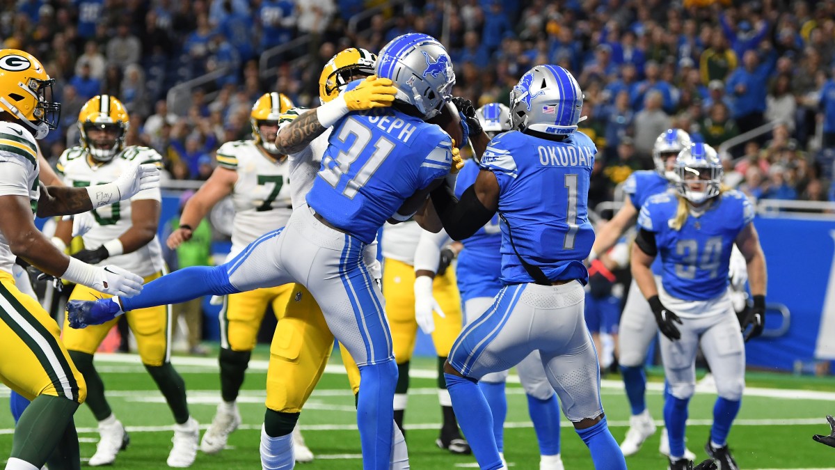 Aaron Rodgers Throws First GoalLine Interception of Career vs. Lions