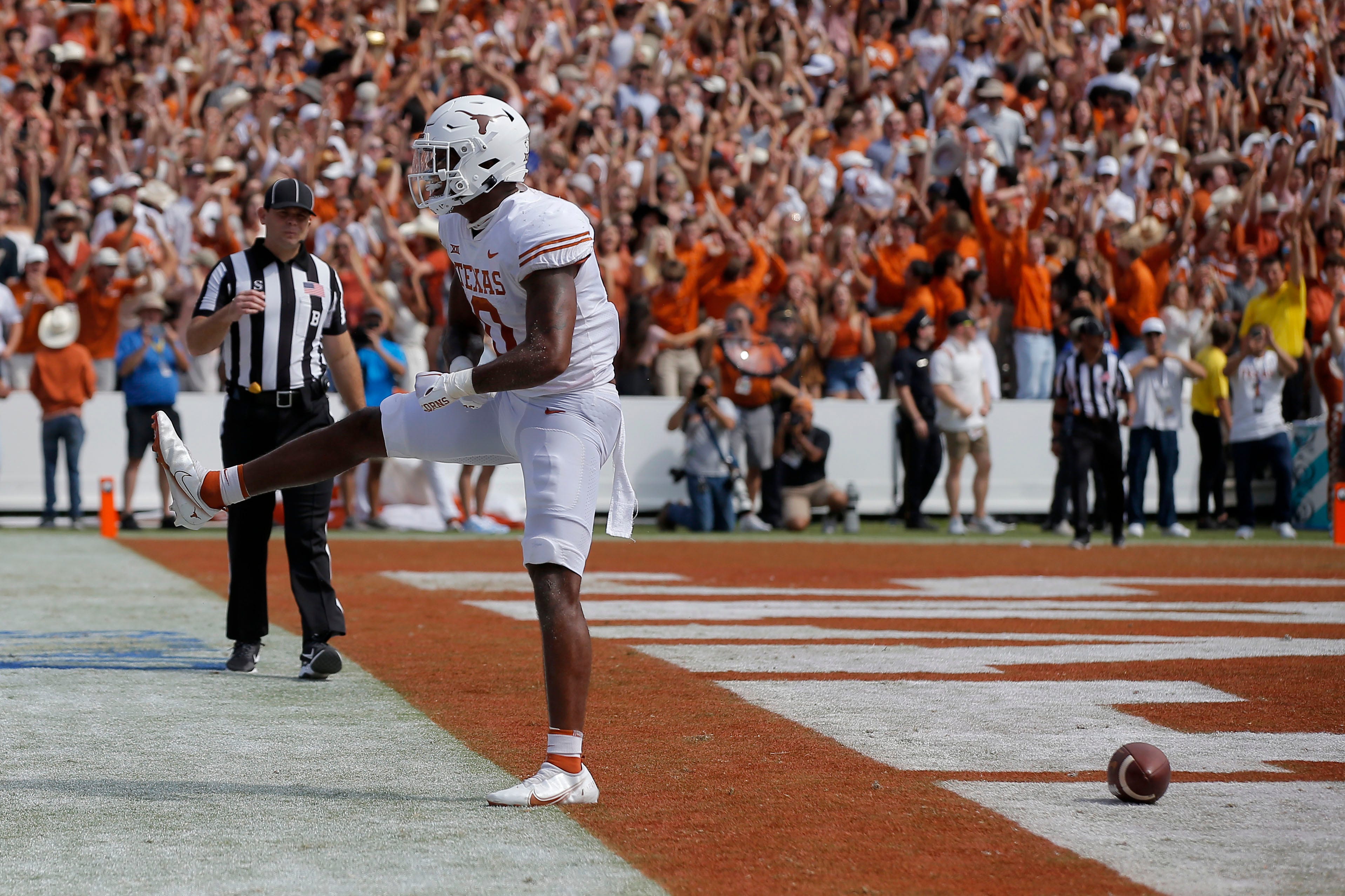 Longhorns Daily News: Analyst: Texas in the 2023 CFP would be 'huge for the  sport' - Burnt Orange Nation