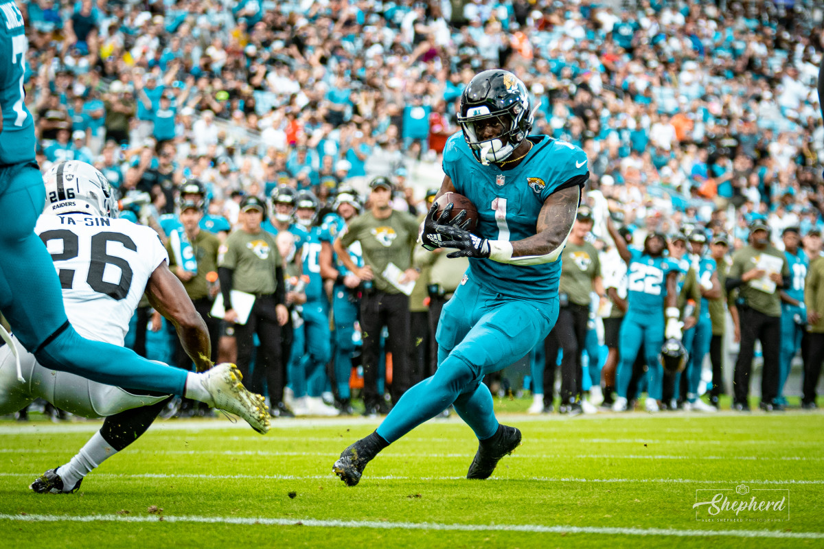 Jaguars execute comeback win against Raiders