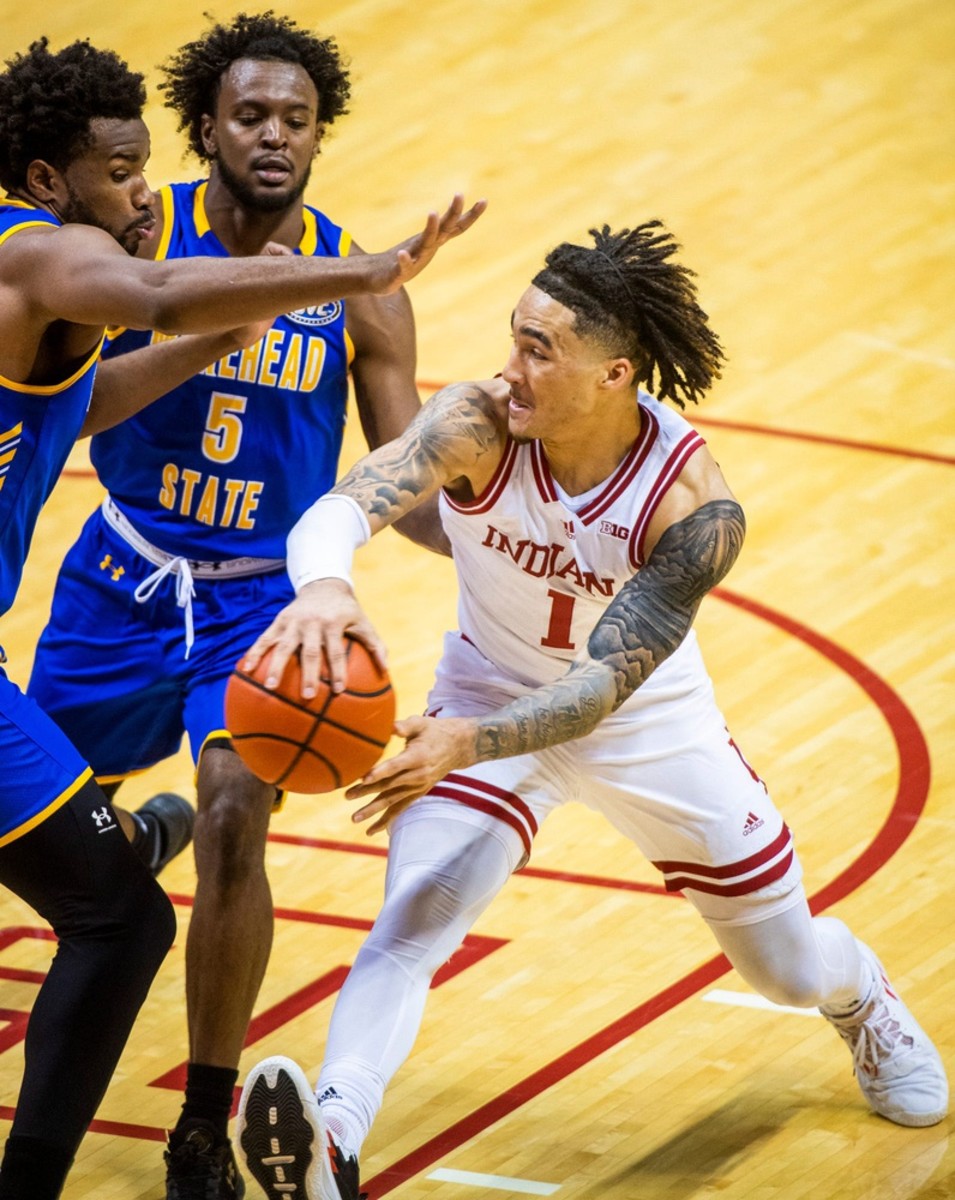 Indiana's Jalen Hood-Schifino (1) passes during the Indiana versus Morehead State men's baskertball game at Simon Skjodt Assembly Hall on Monday, Nov. 7, 2022.