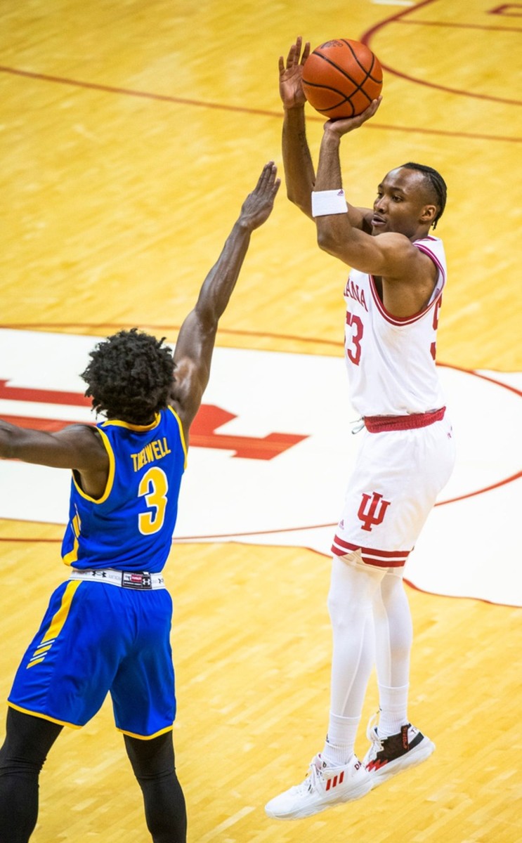 Indiana's Tamar Bates (53) makes a three-pointer during the Indiana versus Morehead State men's baskertball game at Simon Skjodt Assembly Hall on Monday, Nov. 7, 2022.