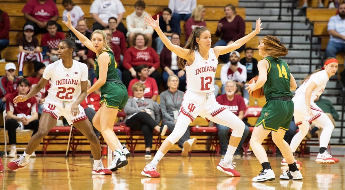 Indiana Women’s Basketball Cruises Past Vermont in Season Opener