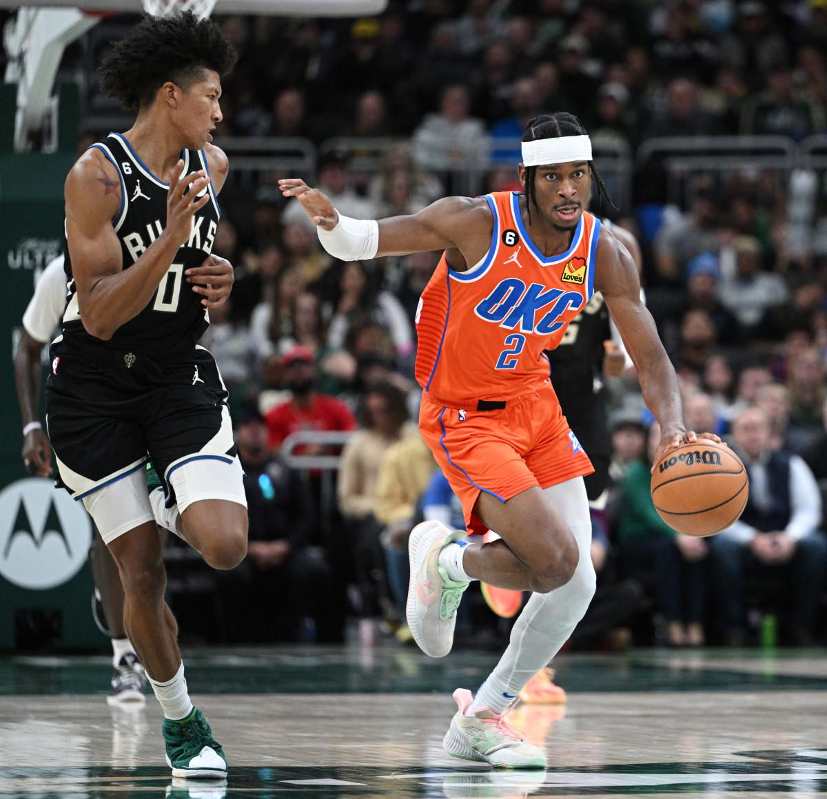 WATCH: Shai Gilgeous-Alexander Cans First Game-Winning Buzzer-Beater to  Beat Clippers - Sports Illustrated Oklahoma City Thunder News, Analysis and  More