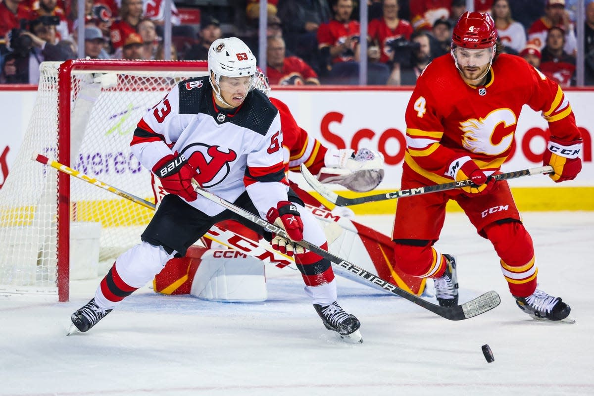Devils beat Flames for 7th win in a row