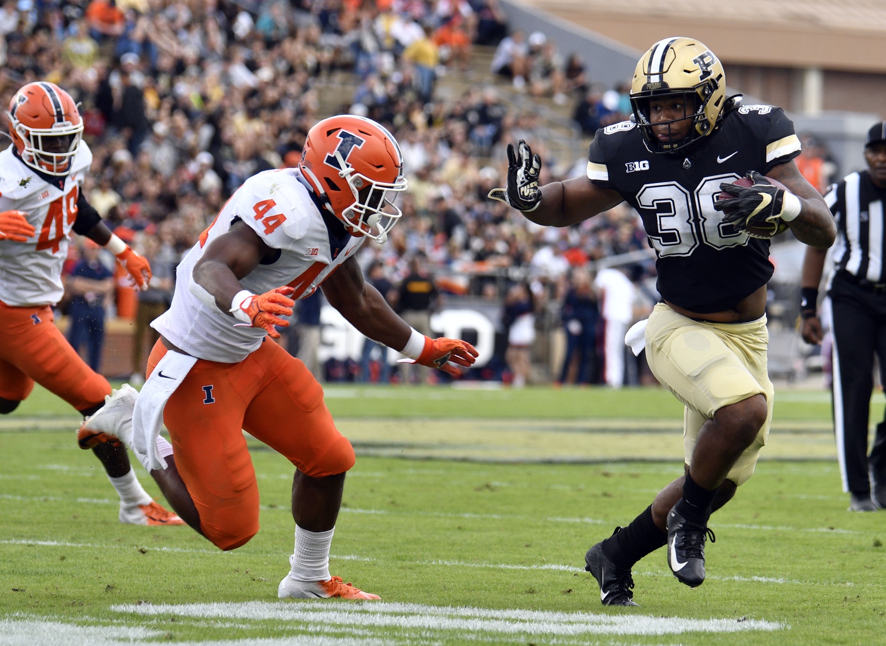 Purdue Football Preparing for Matchup With Dominant Illinois Defense