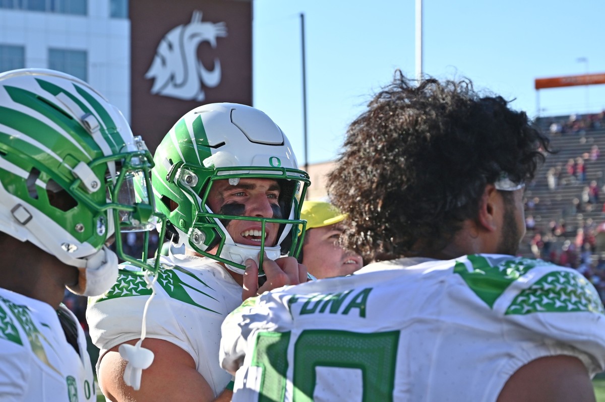 Bo Nix led his Oregon team to a comeback victory at WSU.