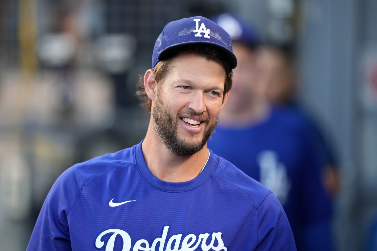 Clayton Kershaw re-signs with Dodgers for 2023 season