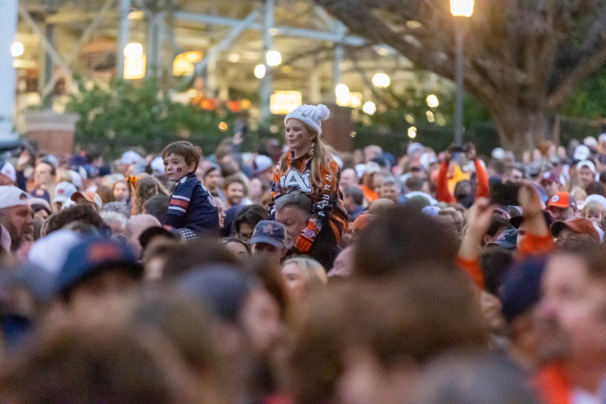 Auburn fans at Tiger Walk.