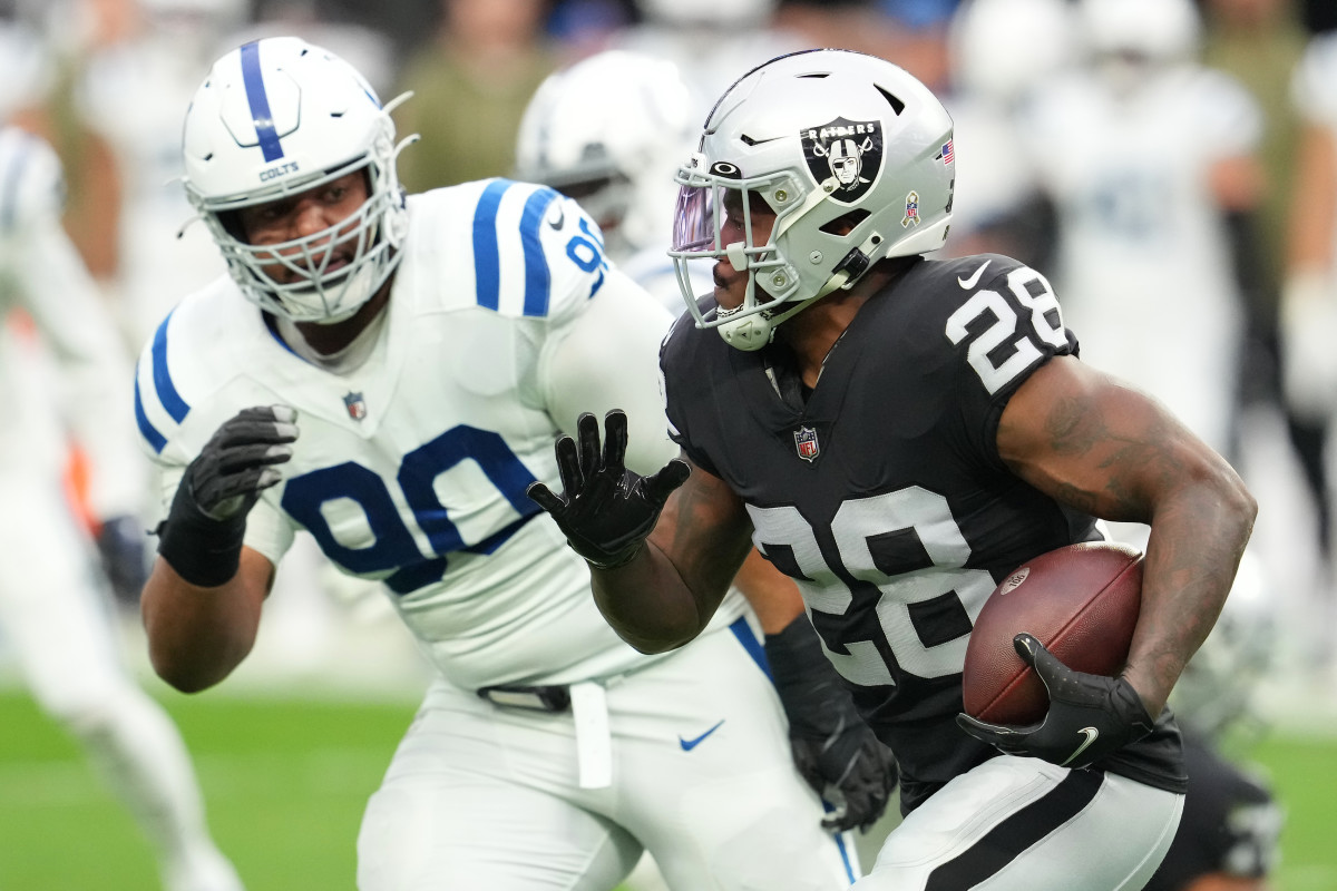 HIGHLIGHT  Grover Stewart makes ridiculously strong one-handed sack on Carr