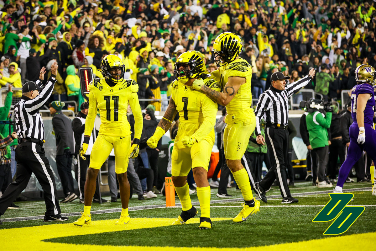 Fashion 101  King of the Uniforms: Top 5 Oregon Duck Combinations