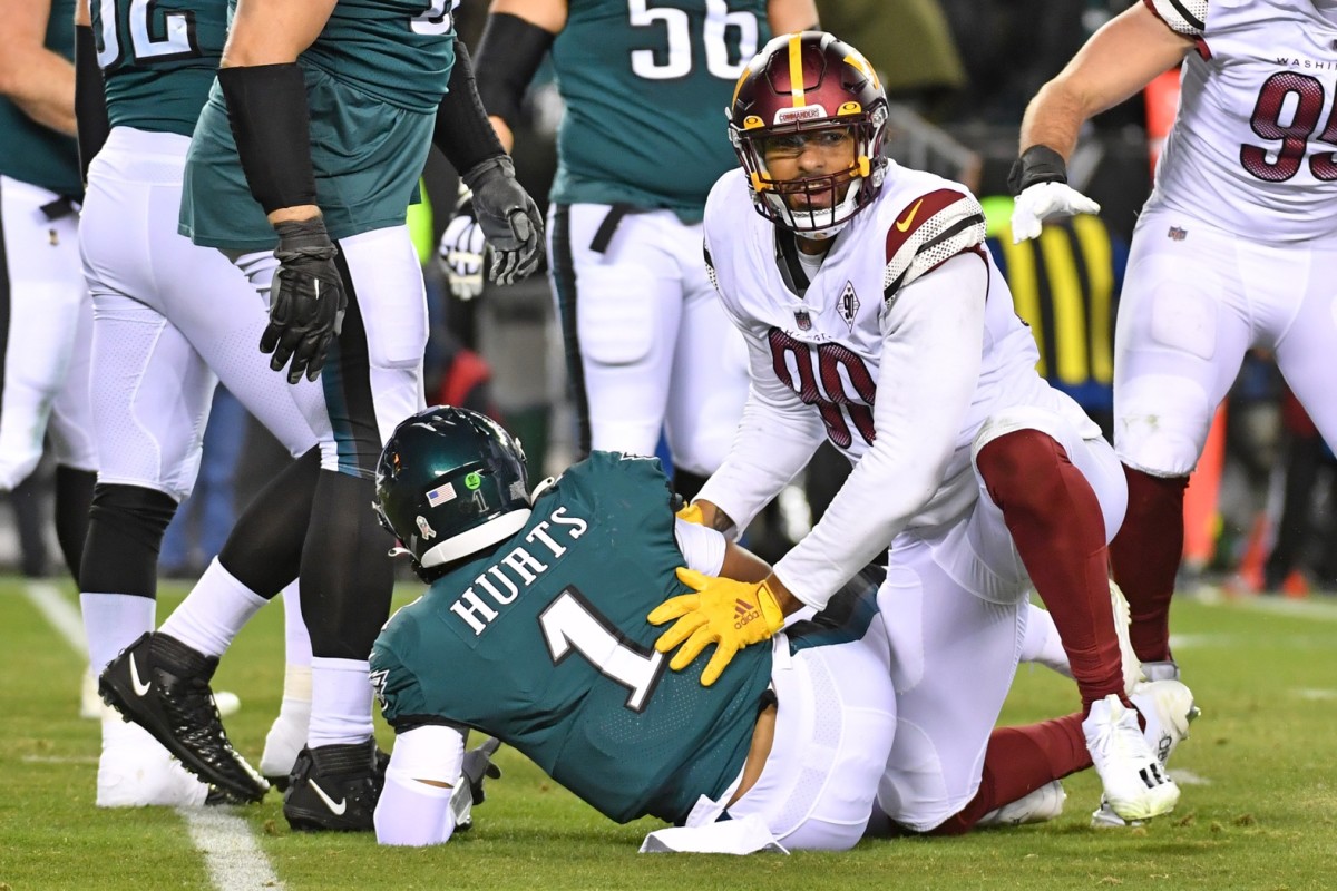 Quez Watkins' fumble costs the Eagles in a loss to the Commanders