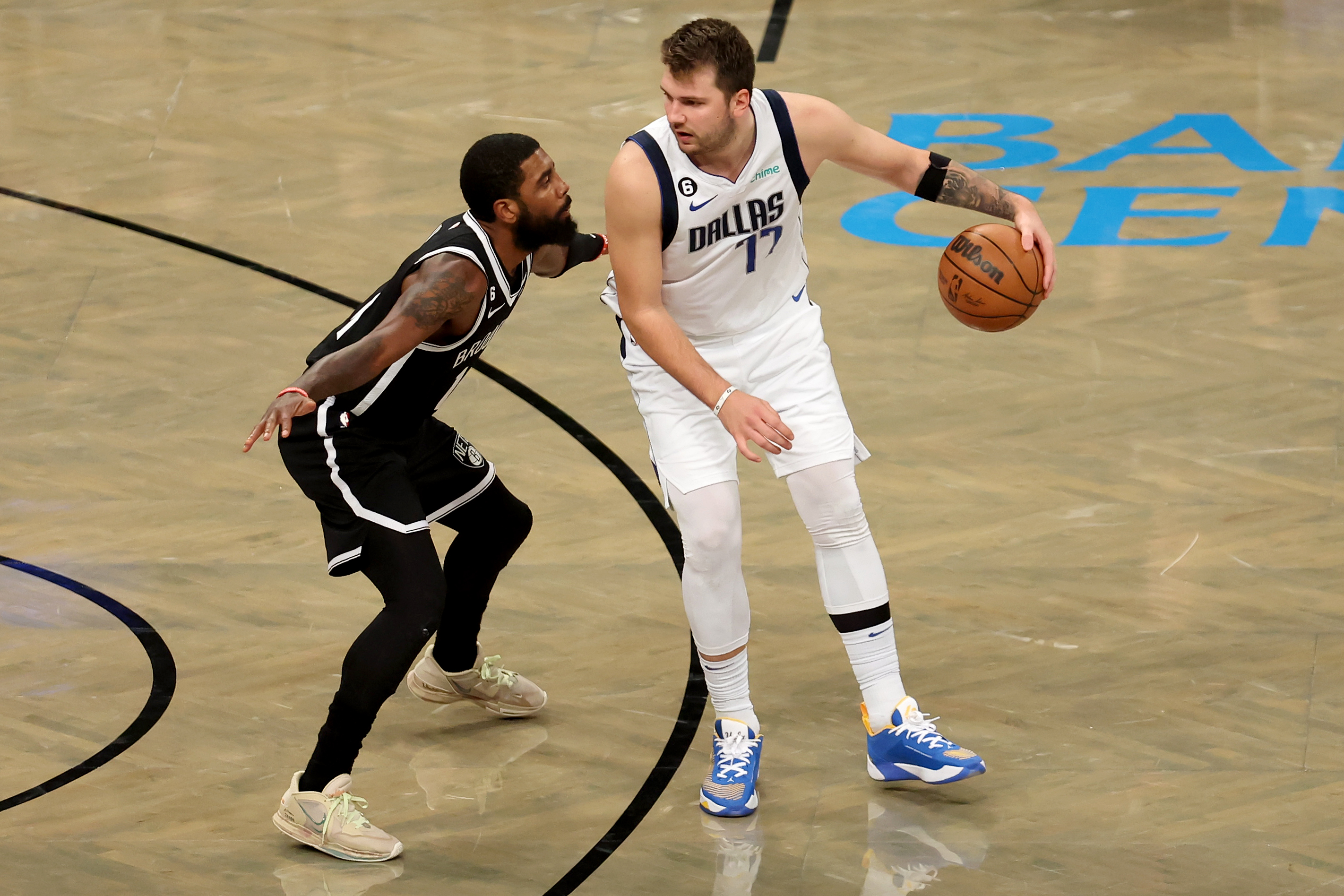 should-dallas-mavericks-roll-dice-on-kyrie-irving-trade-with-brooklyn