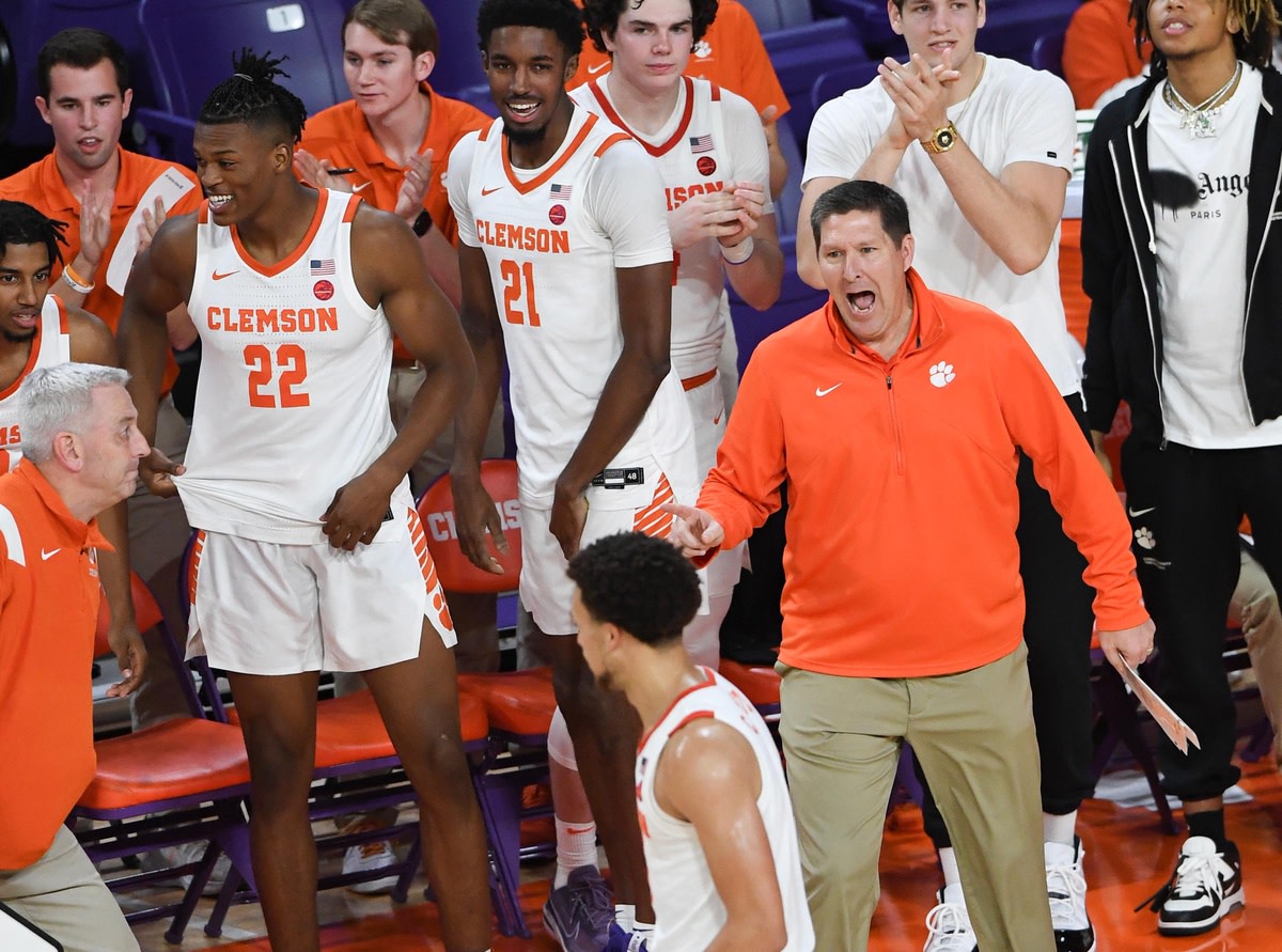 Clemson Tigers Cruise Past USC Upstate 81-70 - Sports Illustrated ...