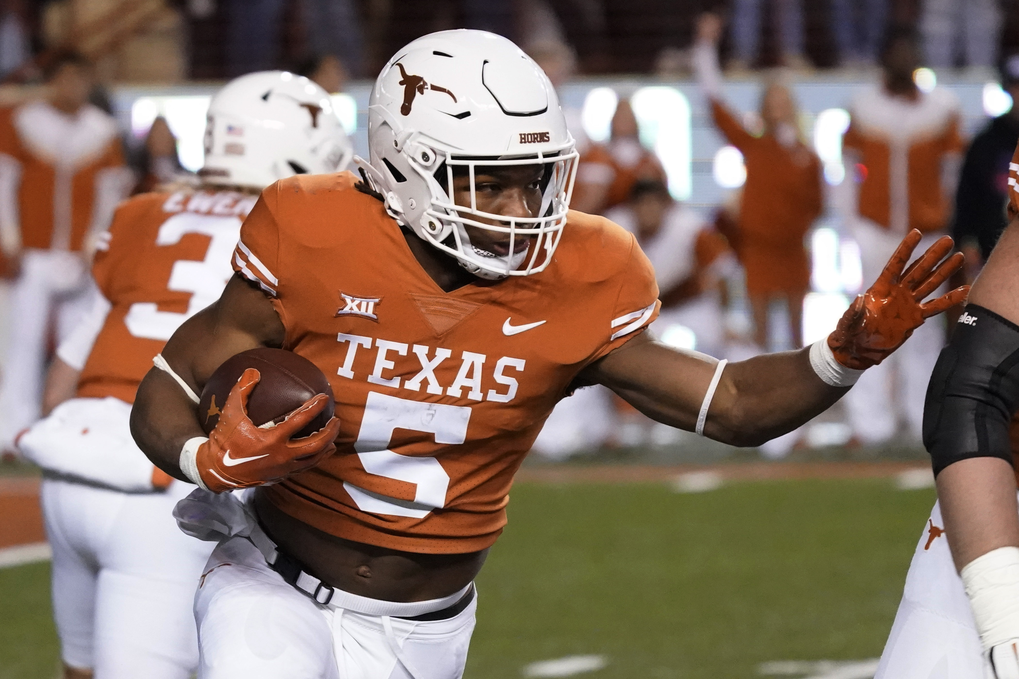 LIVE Updates: Texas Longhorns at Kansas Jayhawks - Blue Wings Rising