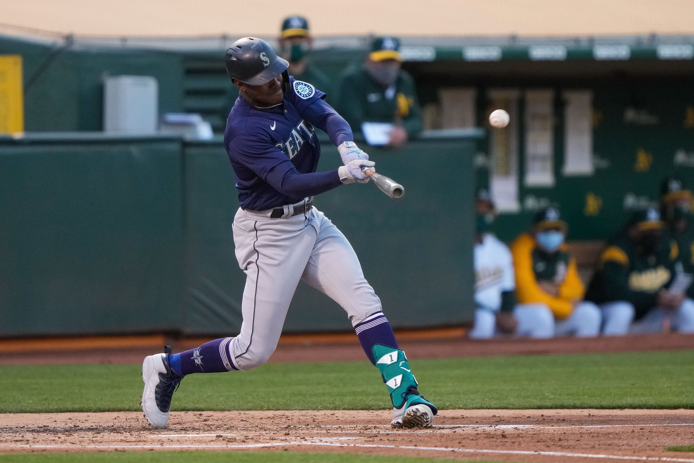D-backs acquire 2020 ROTY Kyle Lewis from Mariners for Cooper Hummel