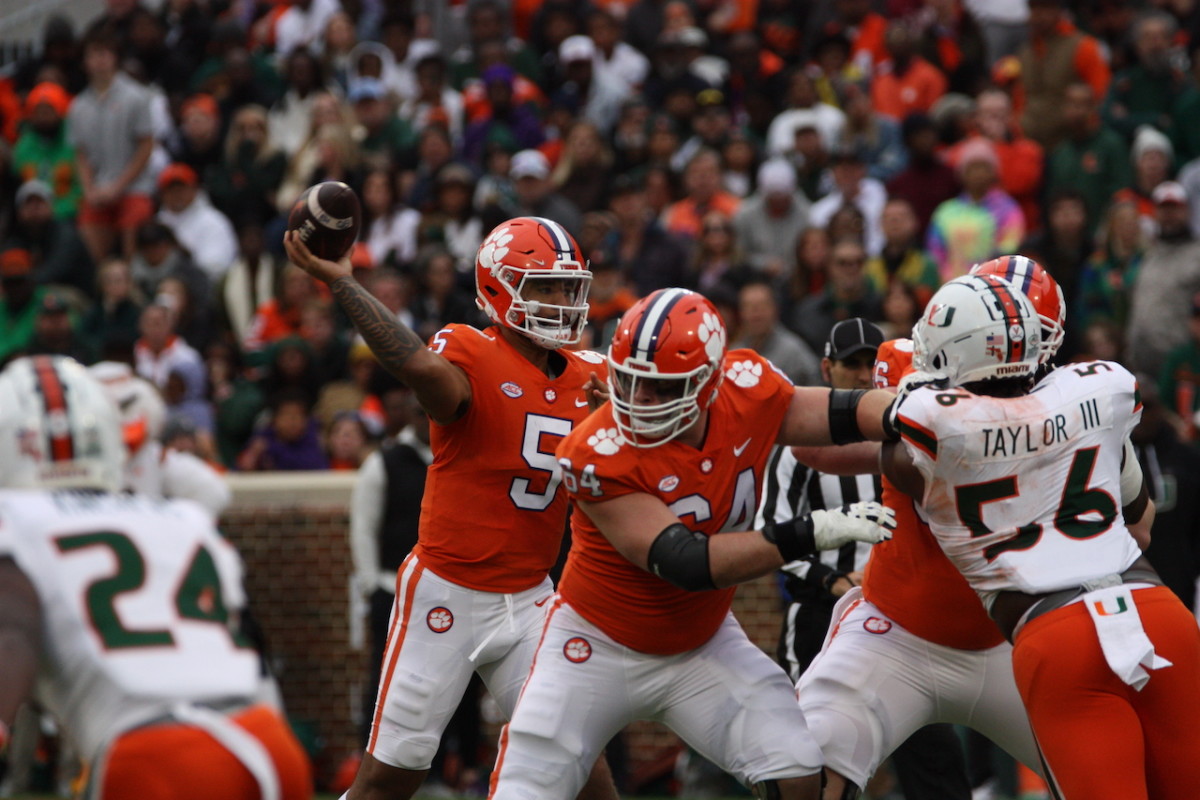 Briningstool leads one-man Clemson TD drive