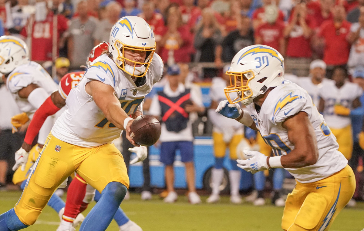 Live In-Game Updates: Los Angeles Chargers vs. Kansas City Chiefs Week 11 -  Sports Illustrated Los Angeles Chargers News, Analysis and More