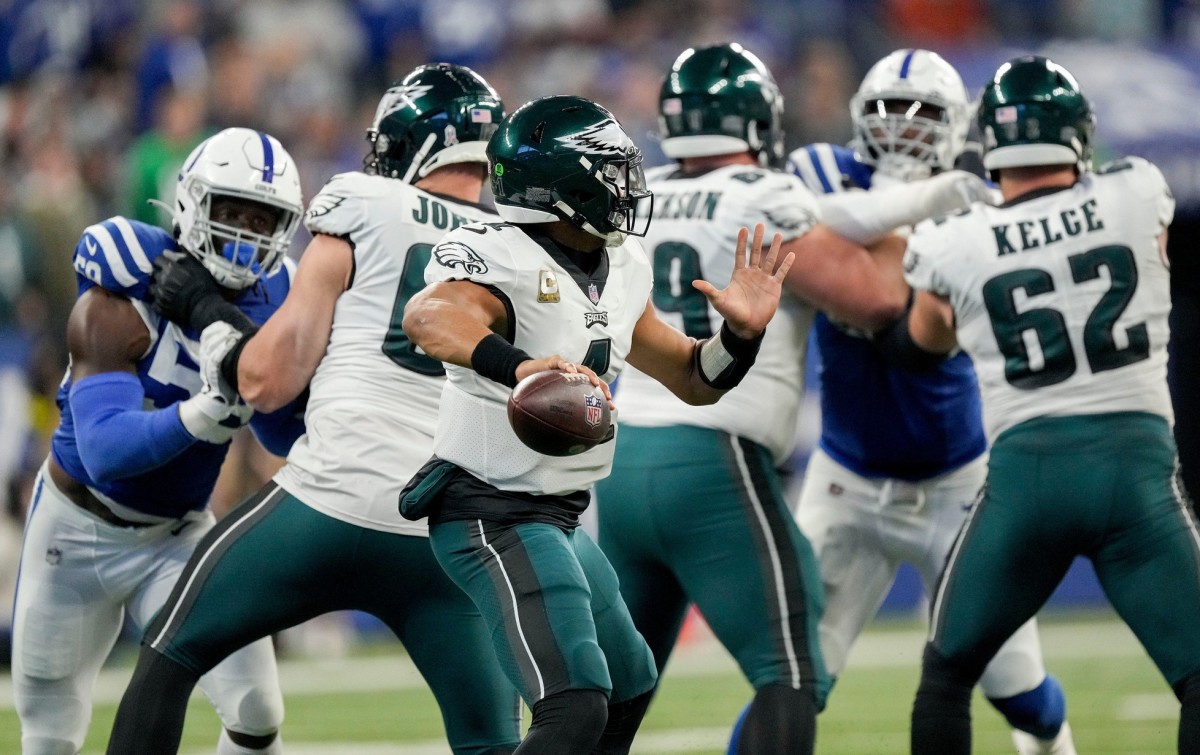 Buccaneers Suffer First Loss Overpowered by Eagles on Monday Night