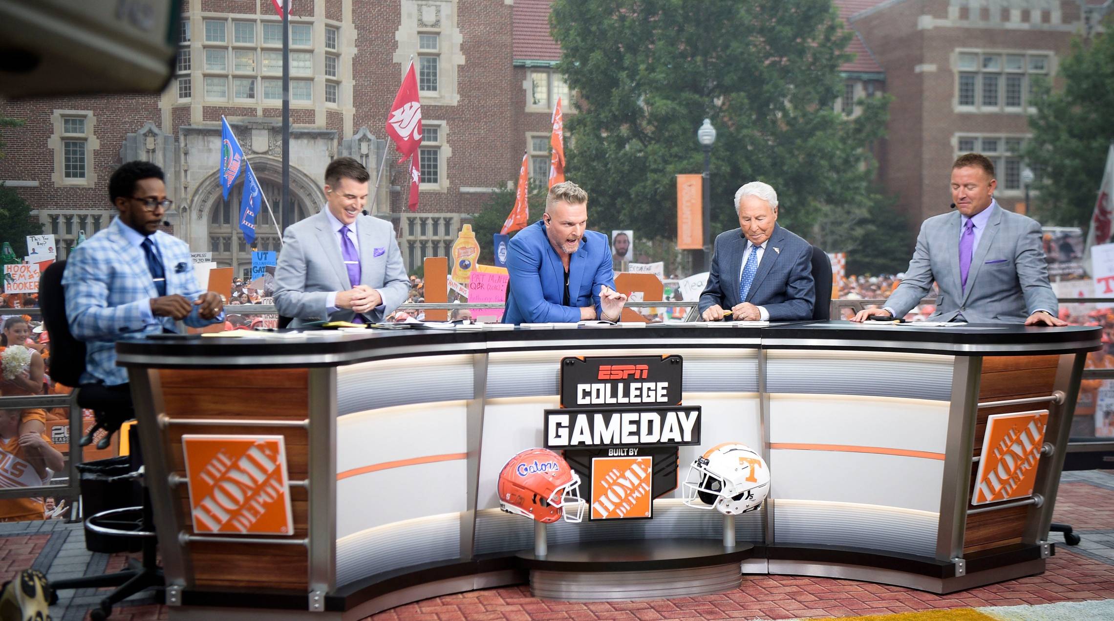 ESPN’s ‘College GameDay’ Reveals MichiganOhio State in Columbus as