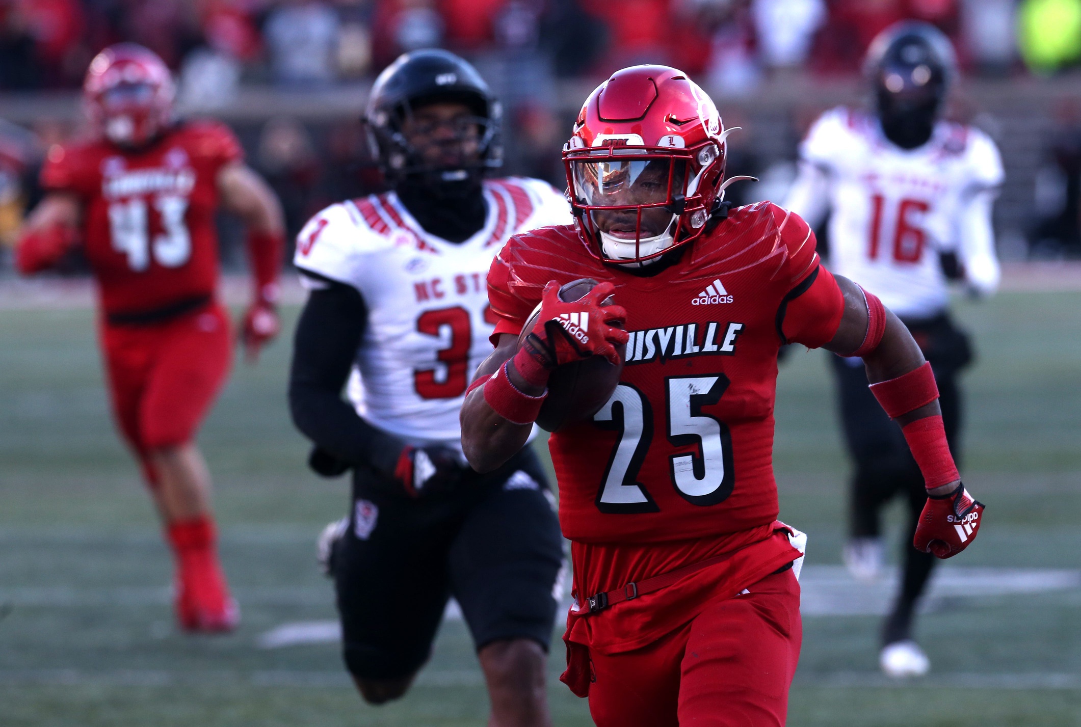 Jawhar Jordan Shines in Louisville Football's Victory Over NC State