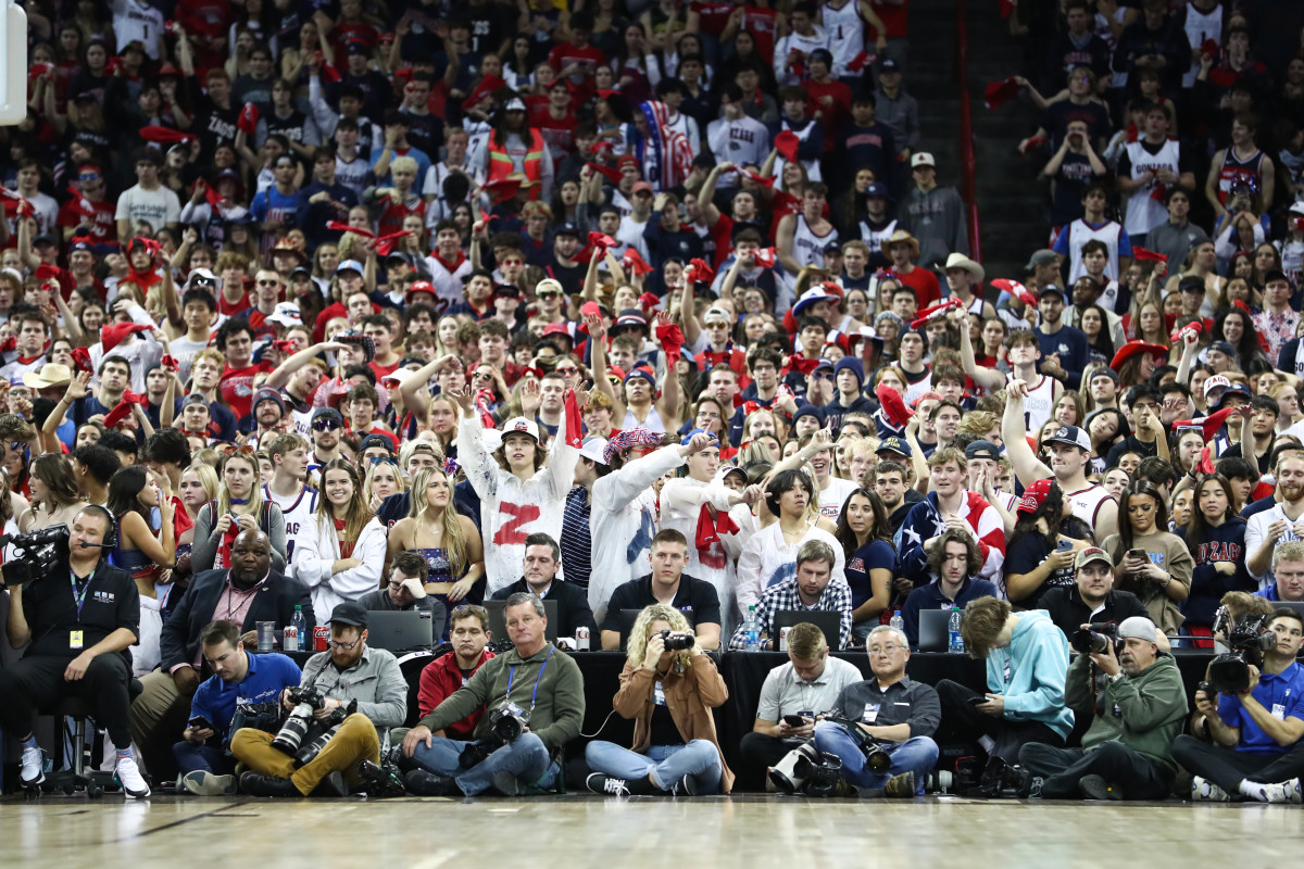 gonzaga bulldogs kentucky wildcats spokane arena erik smith22