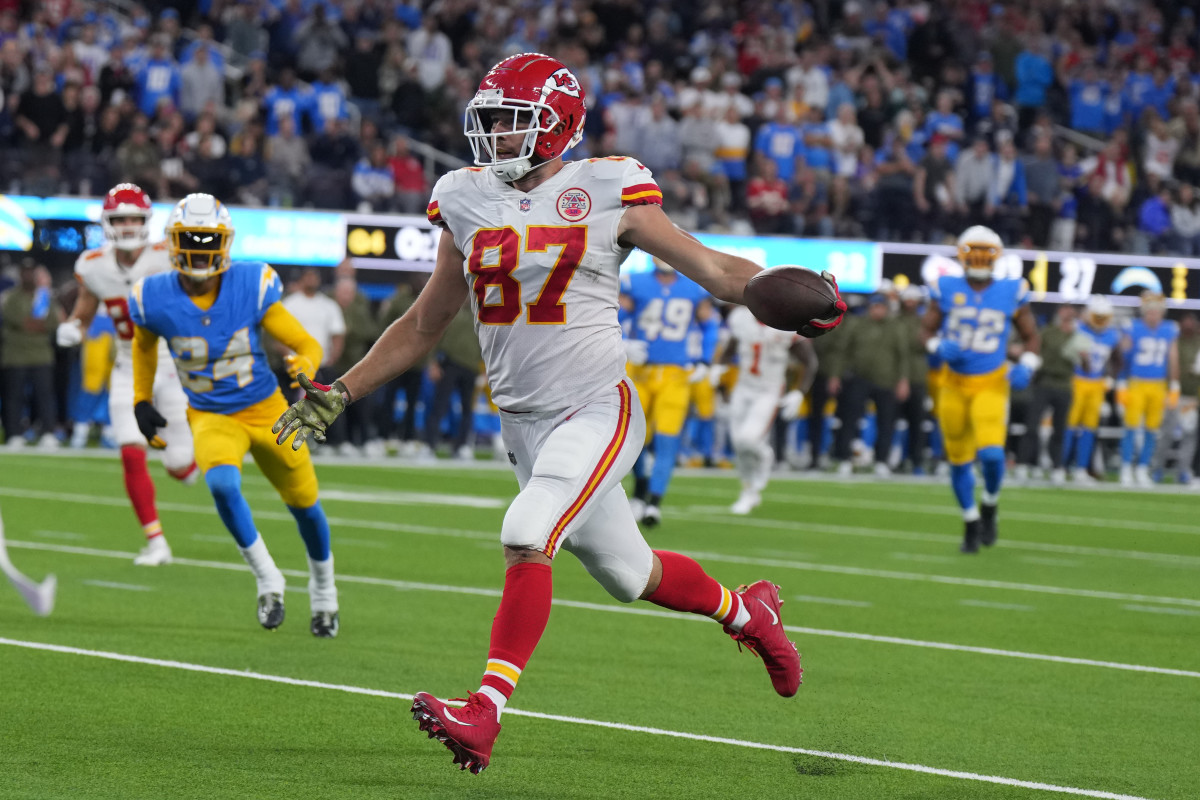 PHOTOS: Kansas City Chiefs fall short and end with a loss against Los  Angeles Chargers