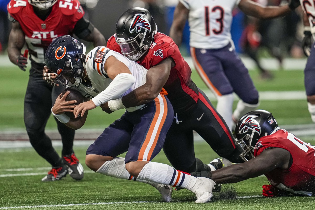 Injured Justin Fields Fails On Last Drive As Chicago Bears Fall ...