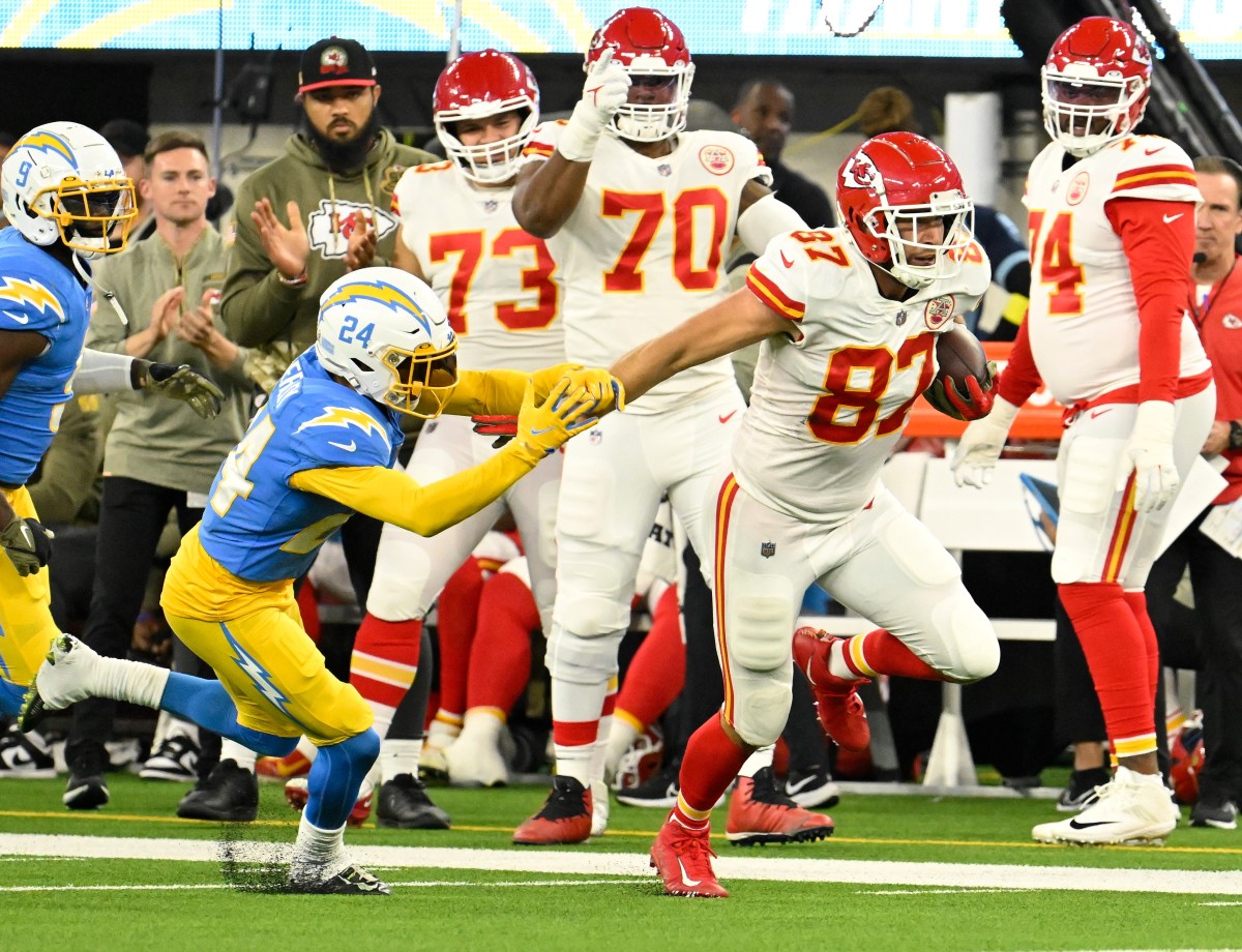 Chiefs fall to 1-2 after after turnover-plagued loss to Chargers