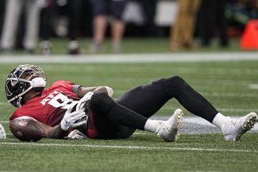 Falcons place tight end Kyle Pitts on IR with MCL injury