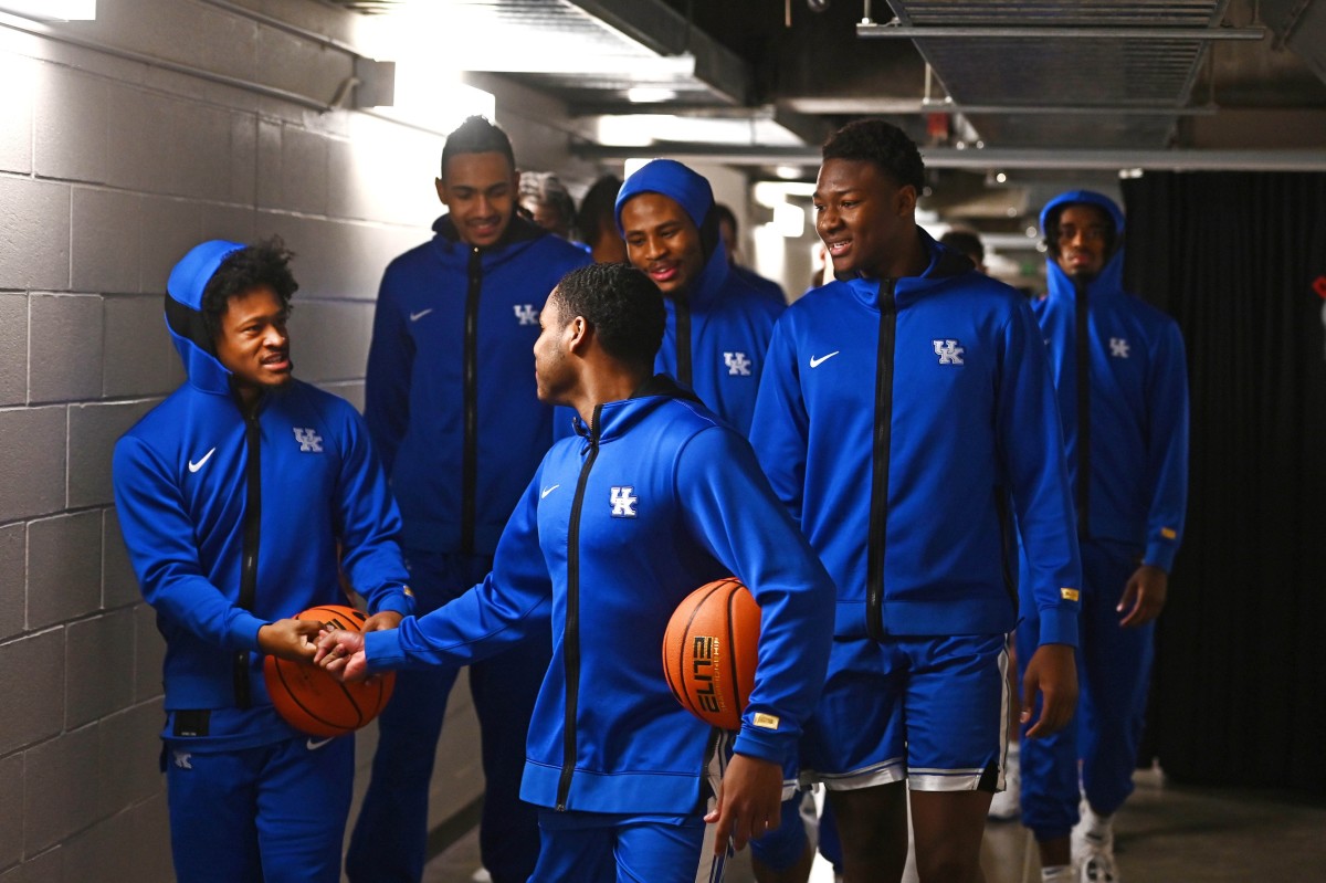 Kentucky Increasing Scrimmages, Connecting As Unit to Solve Early-Season Continuity Issues