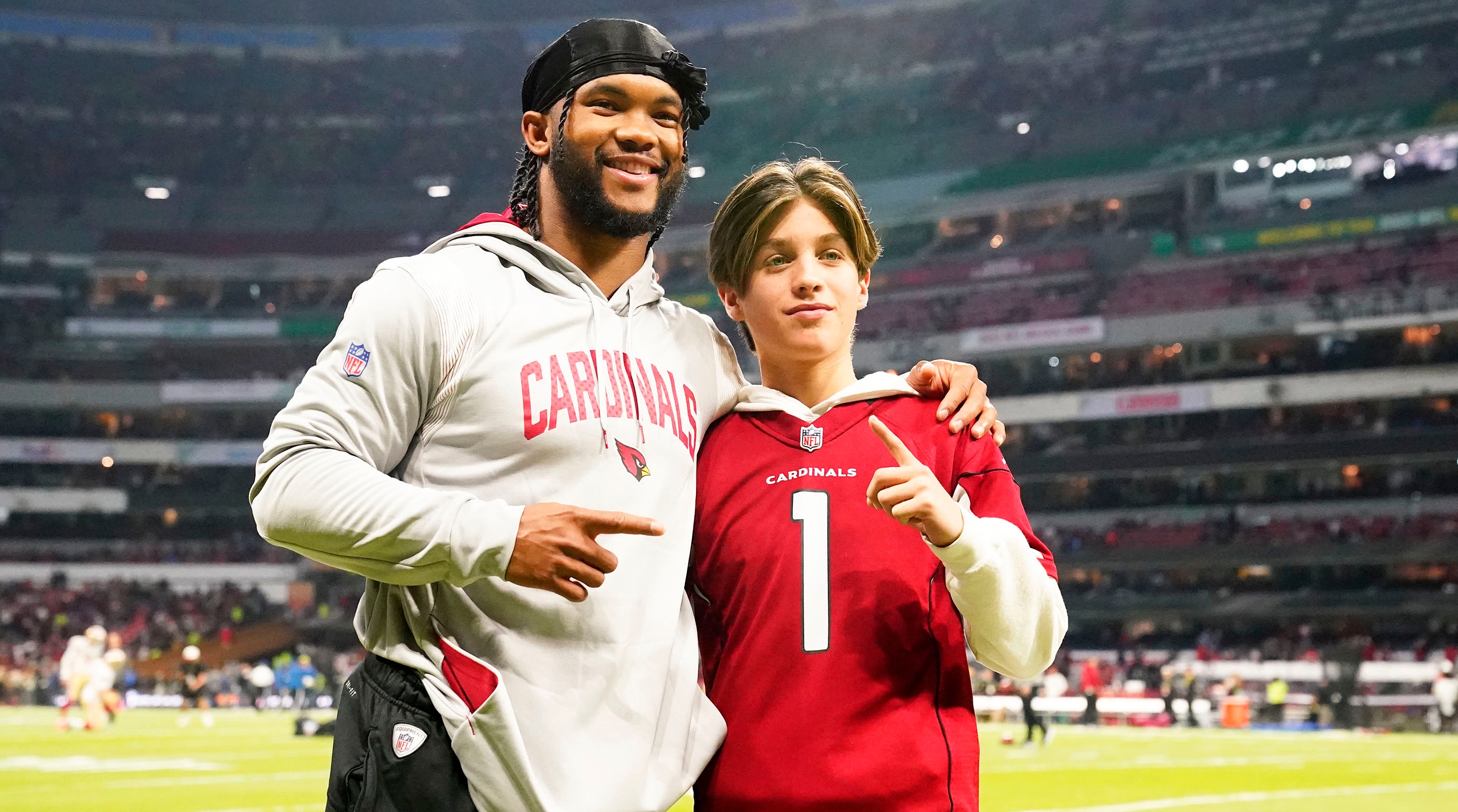 Cardinals Kyler Murray Meets Boy He Inspired During Cancer Fight Sports Illustrated 7006