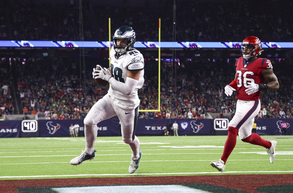 Philadelphia Eagles TE Dallas Goedert Nowhere to Be Found in Win vs. New  England Patriots - Sports Illustrated Philadelphia Eagles News, Analysis  and More