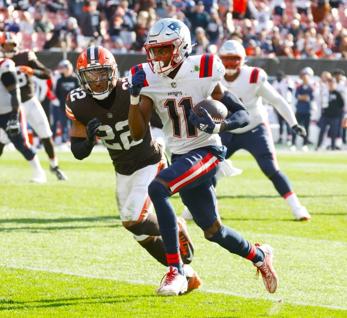 How Tyquan Thornton compares to other Patriots rookie wide receivers - Pats  Pulpit